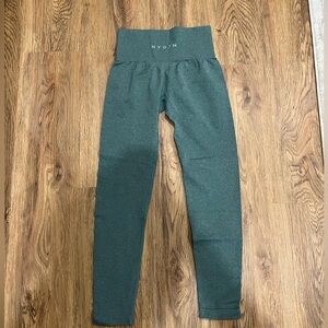 NVGTN size small perfect condition seamless leggings